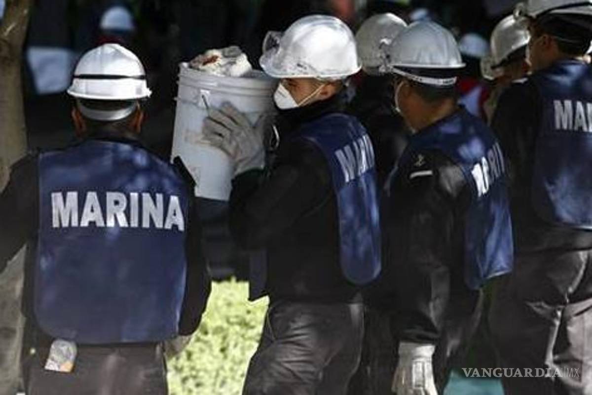 Equipo antibombas del DF sacó maleta sospechosa de Pemex