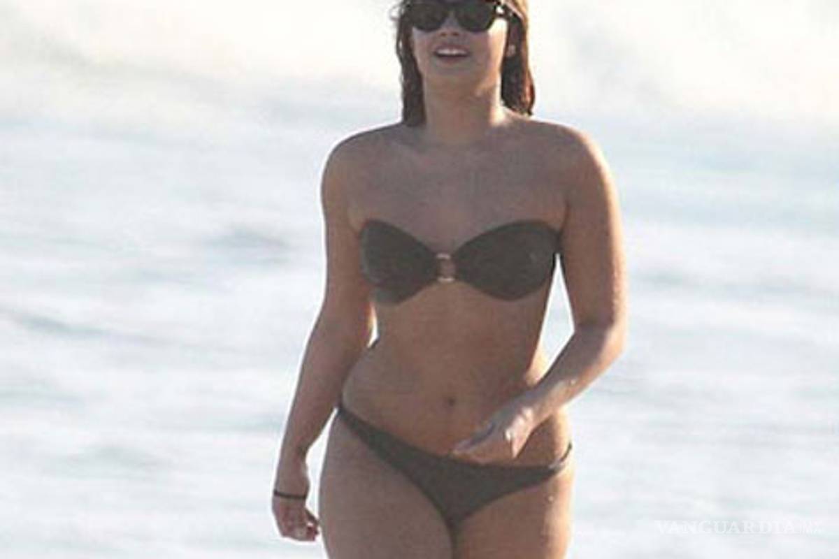 Demi Lovato luce su cuerpo en bikini en Brasil