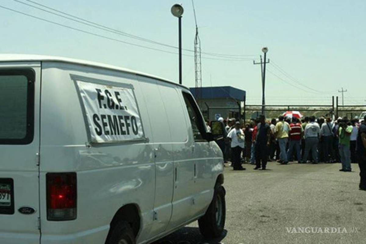Rubén Moreira acude a funeral de mineros en Coahuila
