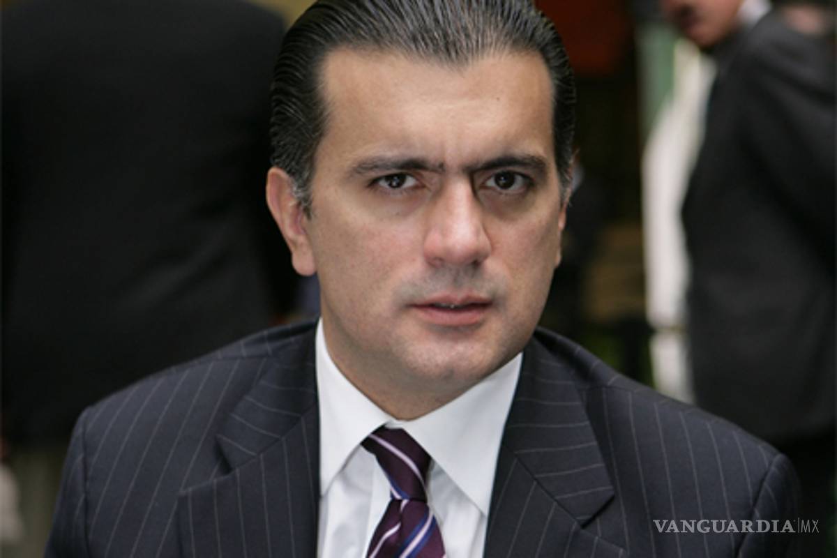 Lujambio llama &quot;mezquinos&quot; a críticos del Bicentenario