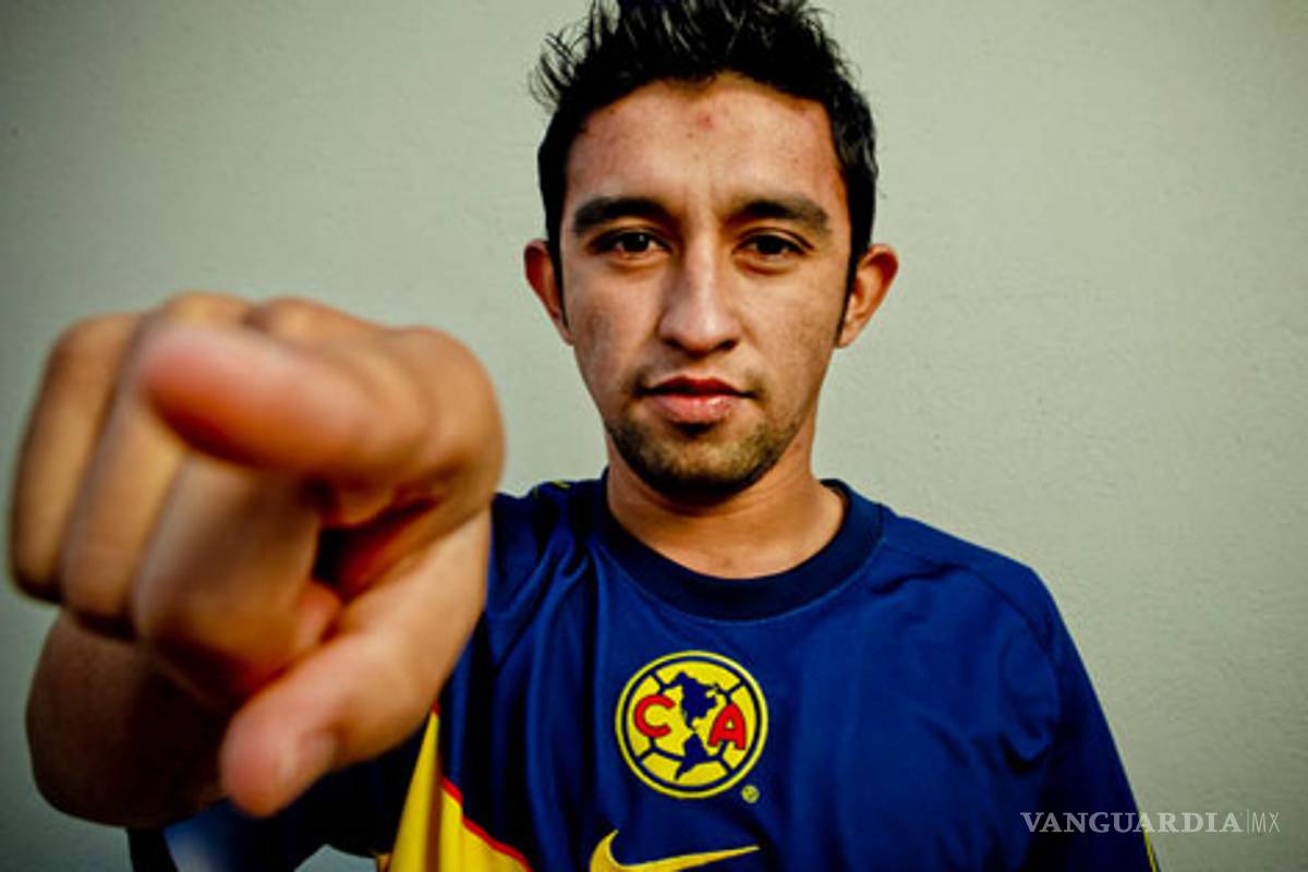 `El Hobbit' Bermúdez le mete zancadilla a su esposa para irse con una fan