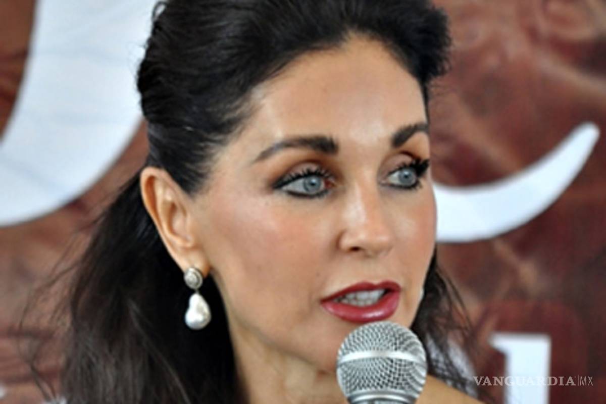 Descartan a esposa de Hank como precandidata al Senado