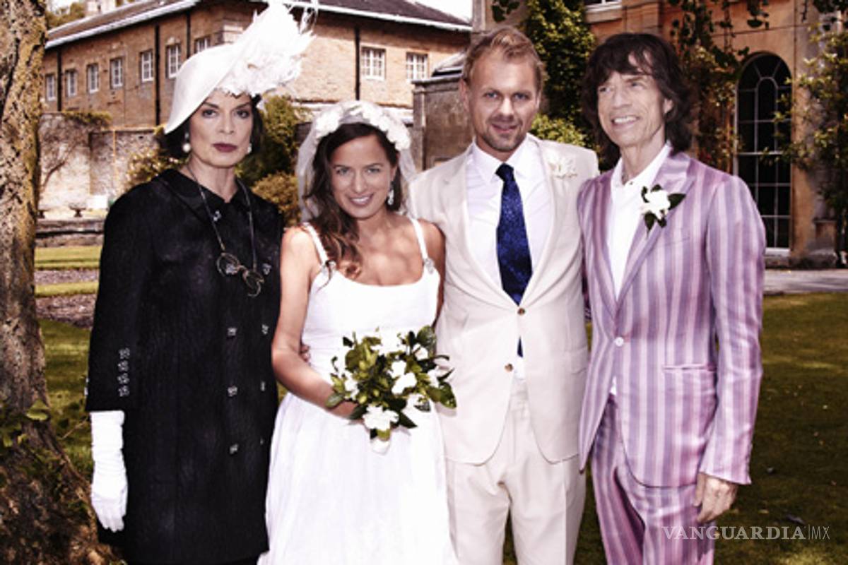 Mick Jagger lleva a su hija al altar