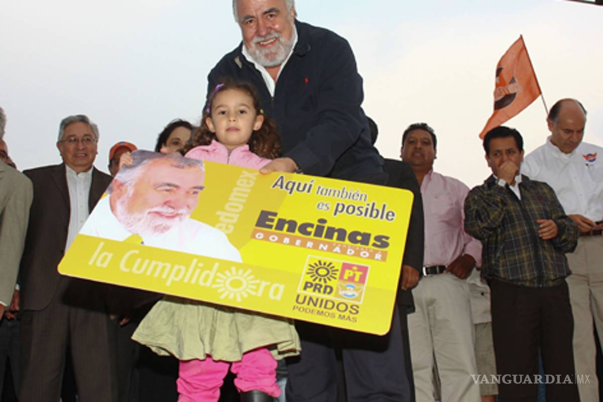 Encinas presenta tarjeta de programas sociales