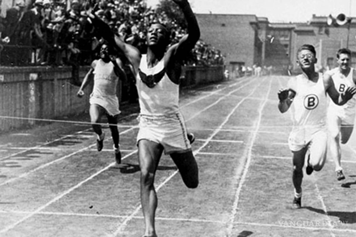 Jesse Owens, el atleta negro que derribó la teoría de Hitler