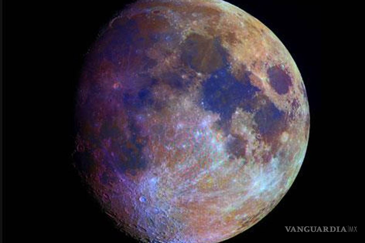 Descubren que la Luna está llena de colores