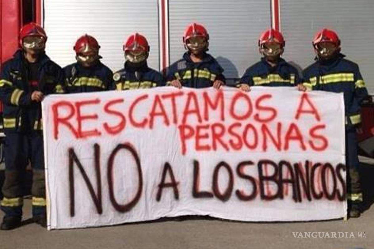Bomberos españoles se niegan a participar en desalojos