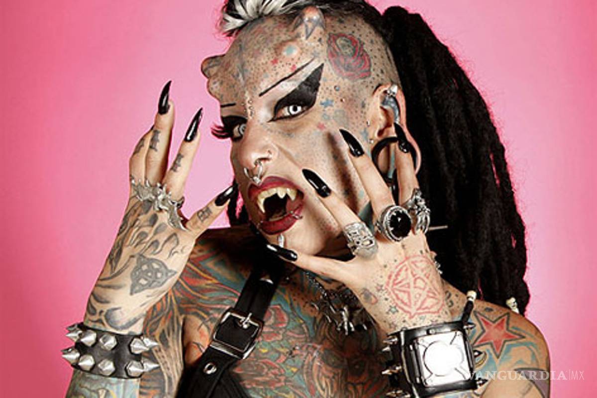 "La mujer vampiro" mexicana se vuelve famosa