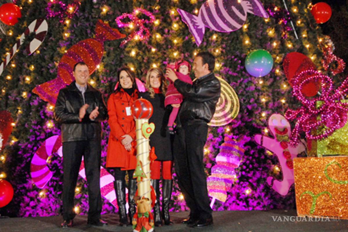 Moreira inaugura la Gran Plaza de Piedras Negras