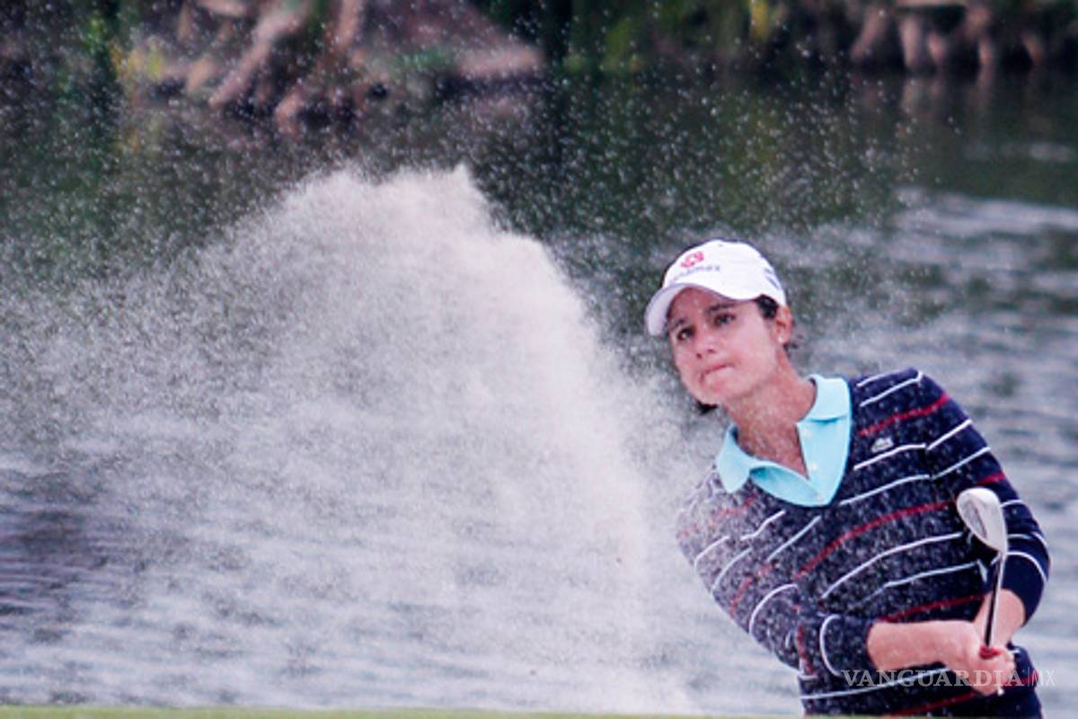 Lorena inaugura campo de golf en la Paz