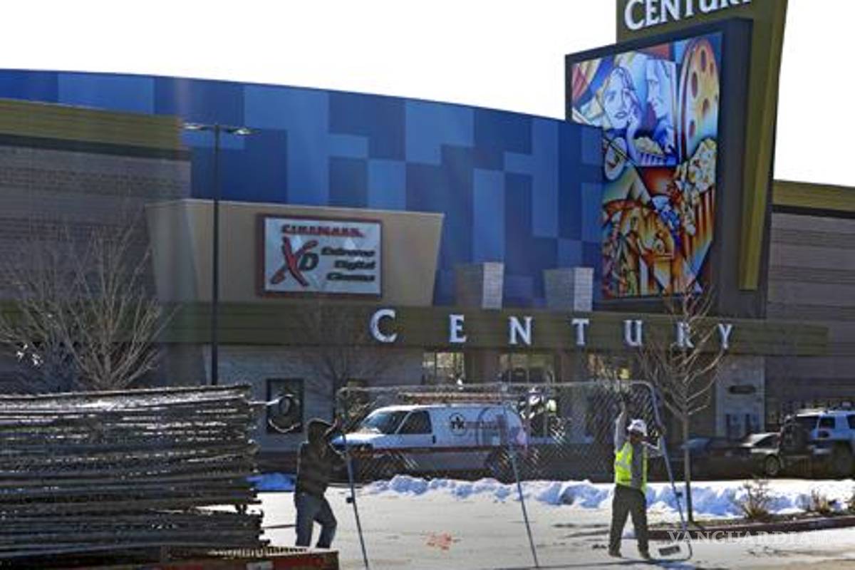 Reabrirán cine de Aurora, Colorado; invitan a familiares de víctimas