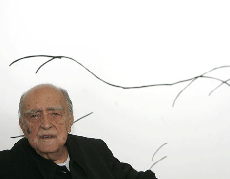 Oscar Niemeyer cumple 104 años