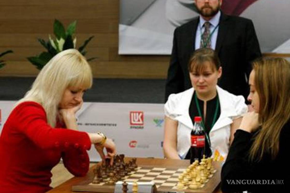 Ucraniana Ushenina es la nueva campeona mundial de ajedrez
