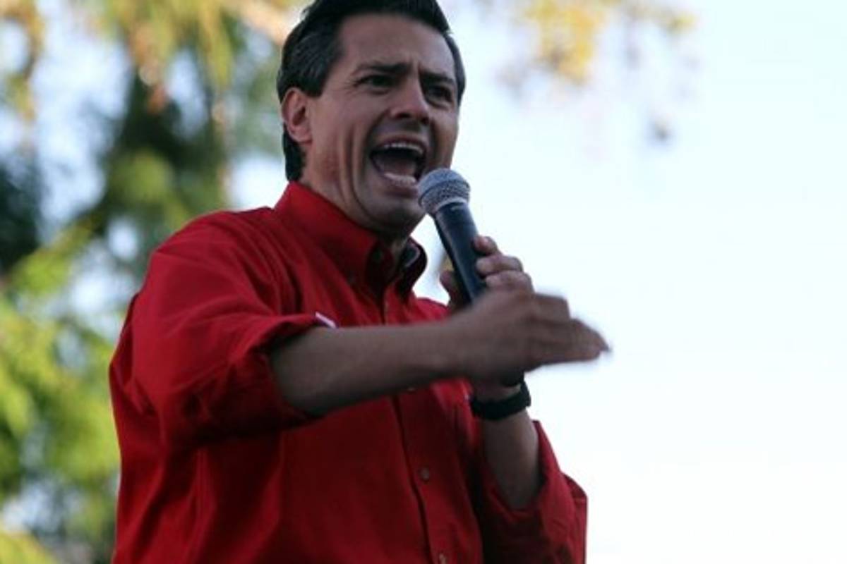 Peña Nieto urge esclarecer asesinato de estudiantes en Guerrero