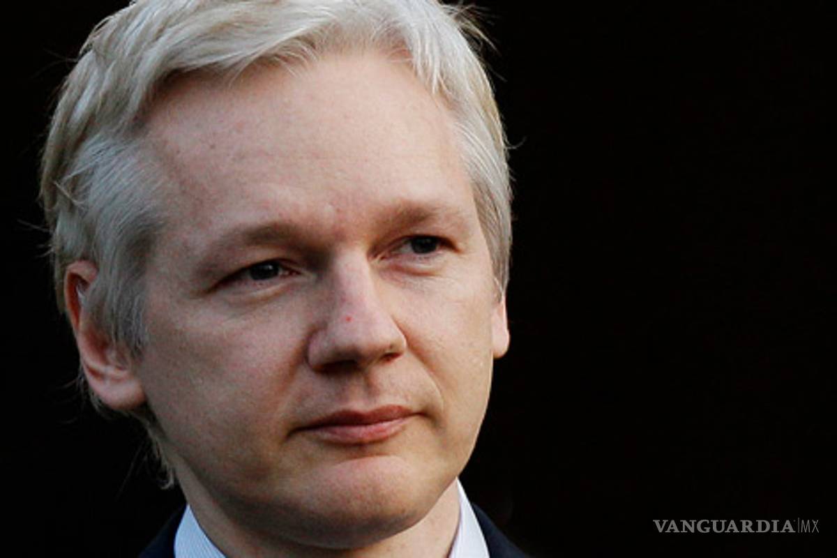 Para Assange, Facebook es &quot;extremadamente peligroso&quot;