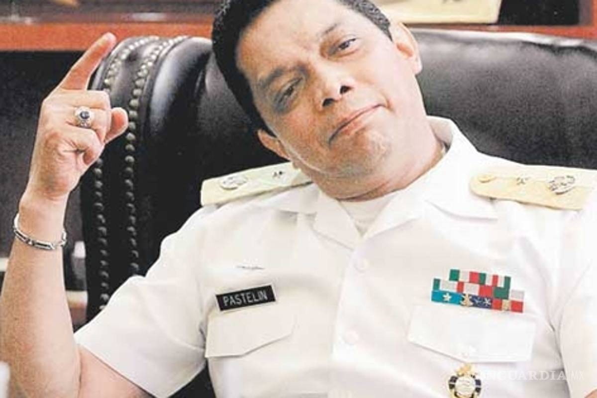 Gerardo Martínez Pastelín, un contralmirante muy 'afortunado'