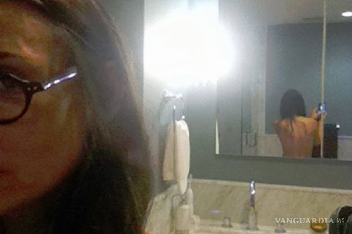 Demi Moore desnuda para sus fans en Twitter