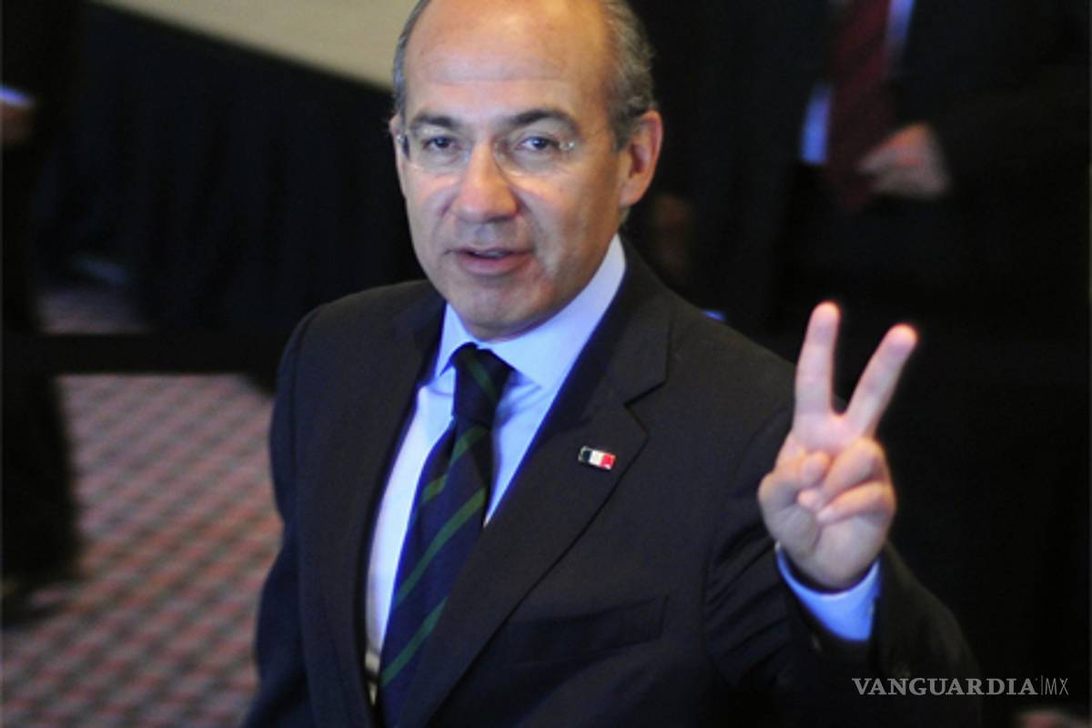 Medios fuertes e independientes, necesarios para el país: Calderón