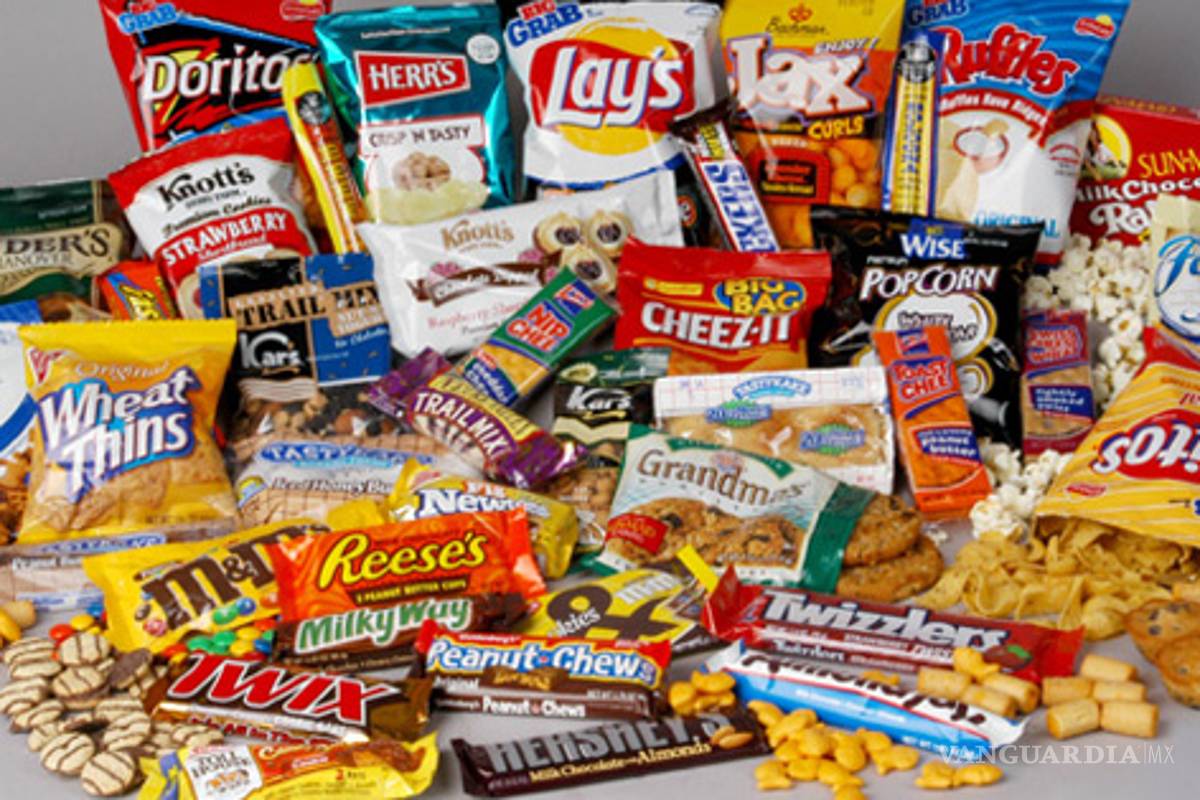 Complacencia con industria de alimentos al no gravar la comida chatarra