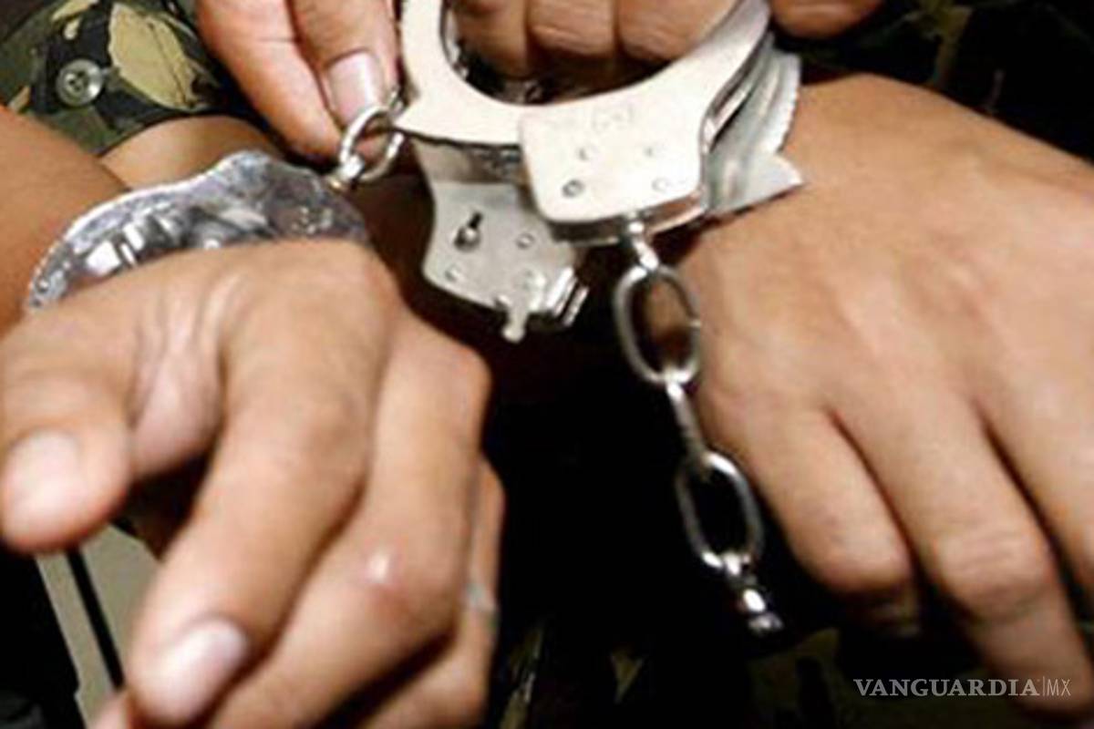 Detienen a policías de Cadereyta por vender droga