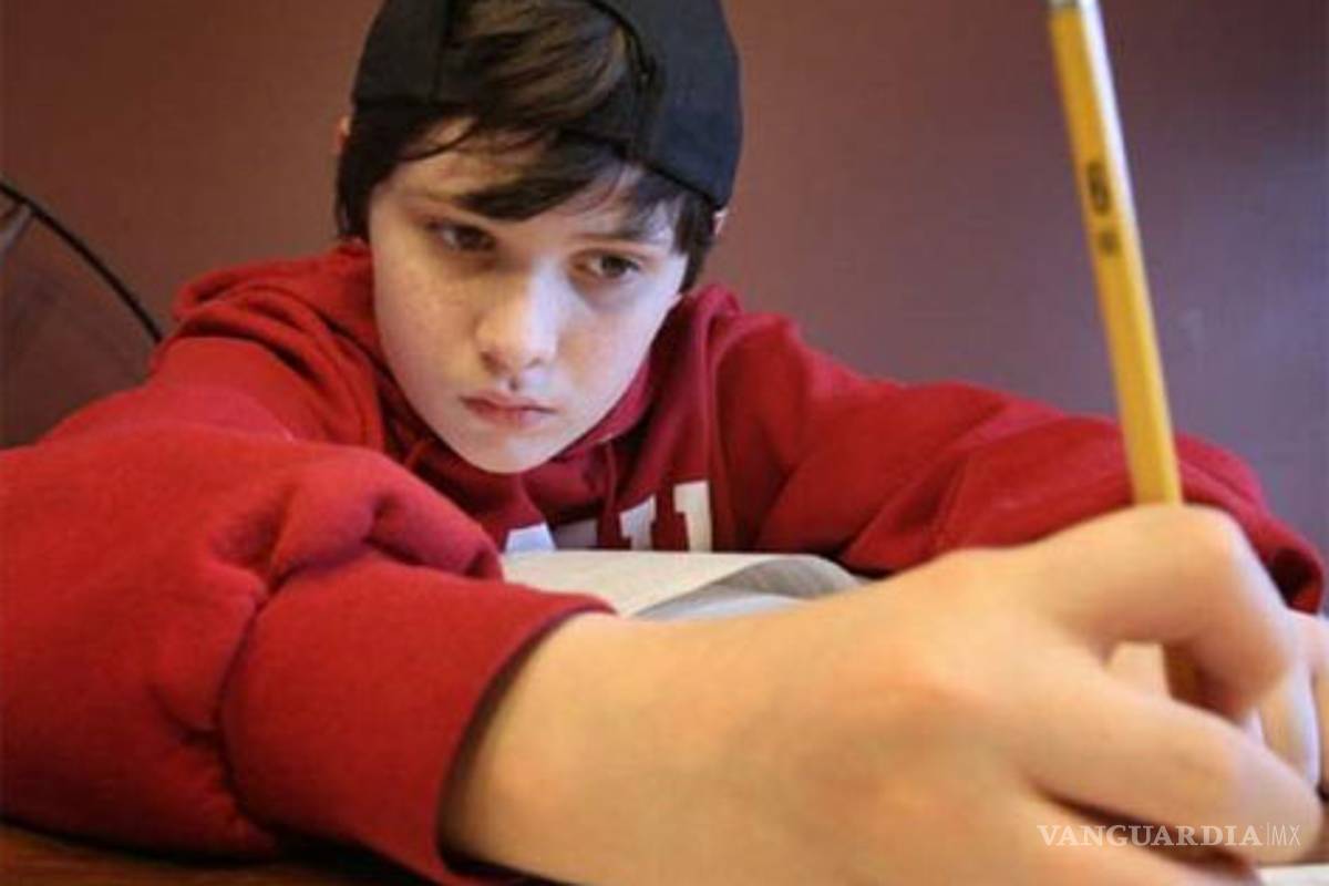 Niño genio supera las capacidades de Albert Einstein