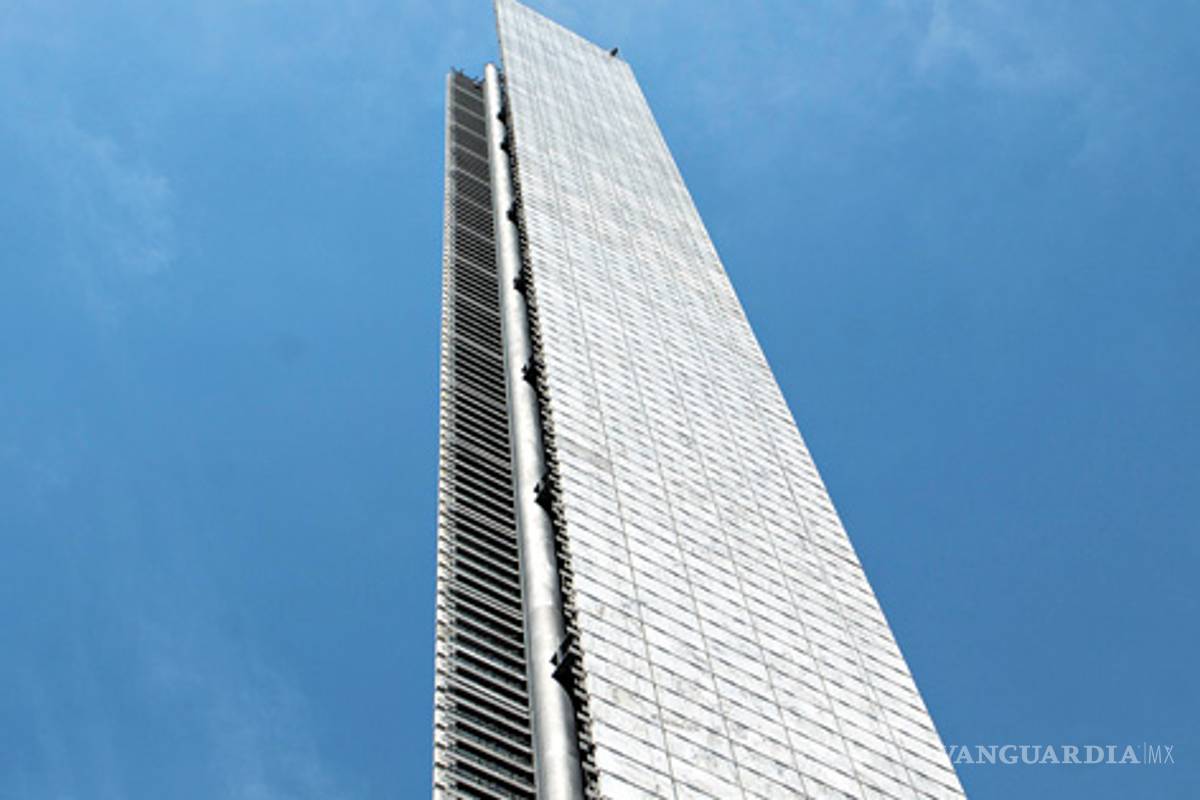 Exigen información de datos sobre la Estela de Luz