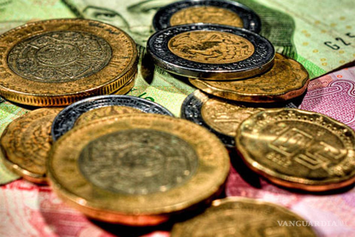 En 16 jornadas el peso perdió lo ganado en 2011; microdevaluación de 0.5%