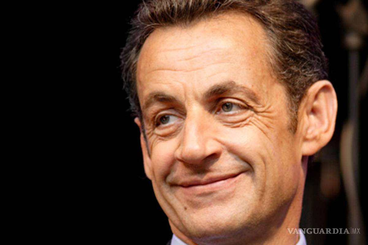 Intelectuales piden a Sarkozy despolitizar la cultura en Francia