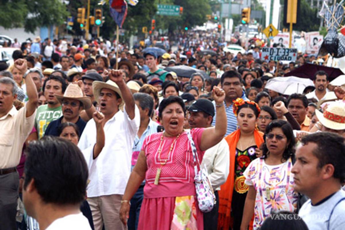 Marchan miles en Oaxaca contra reforma laboral