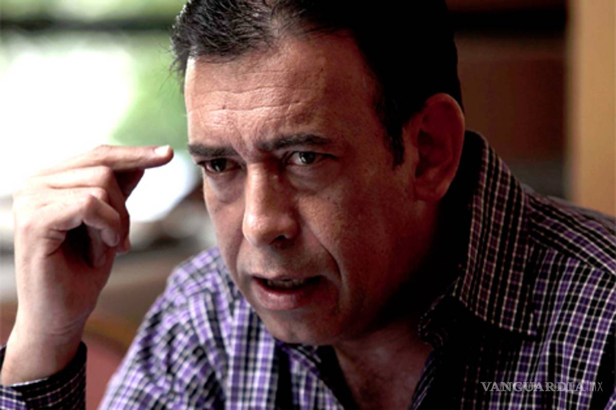 Moreira acusa 'campaña de linchamiento' en su contra