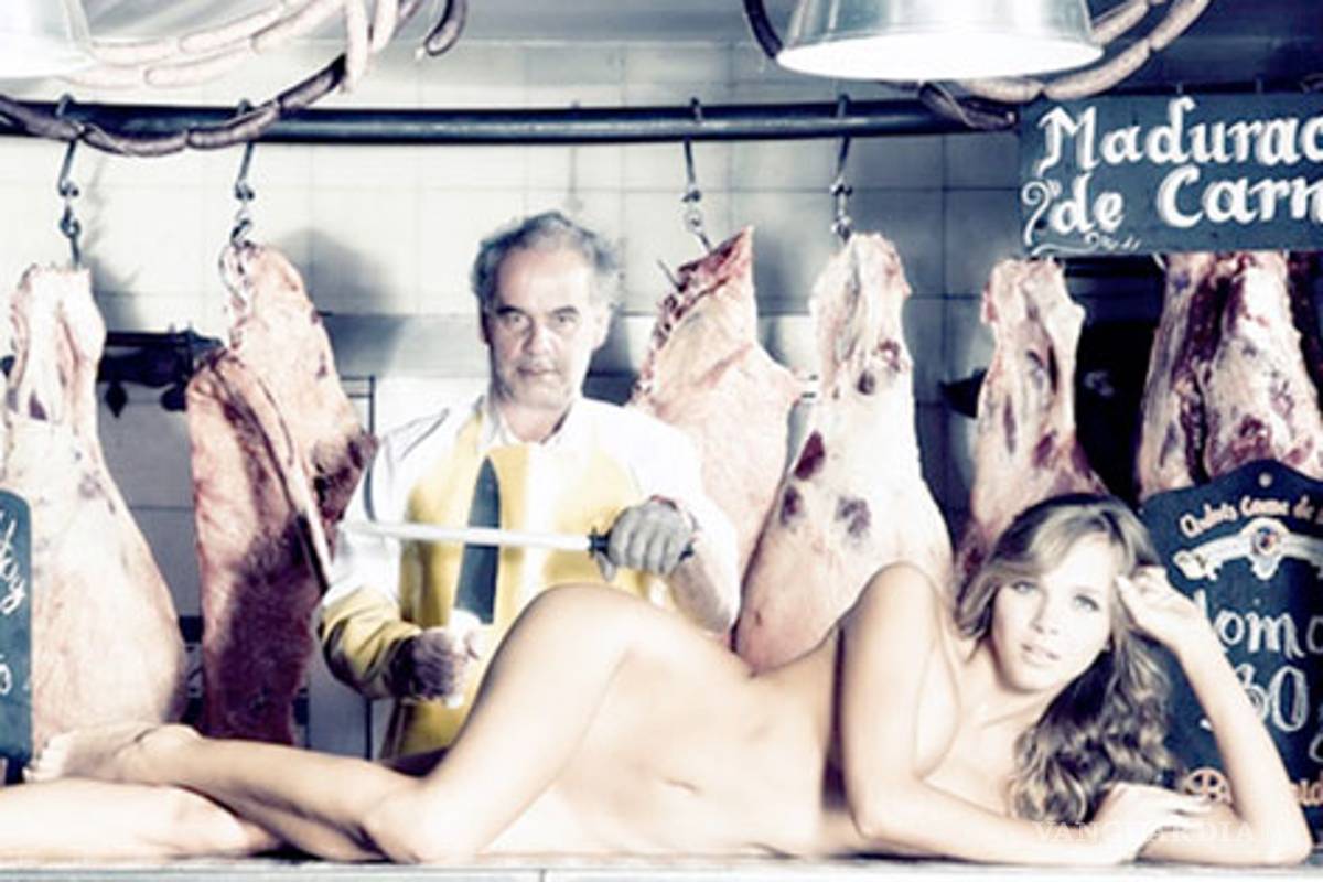 Desnudo de ex Miss Mundo causa polémica