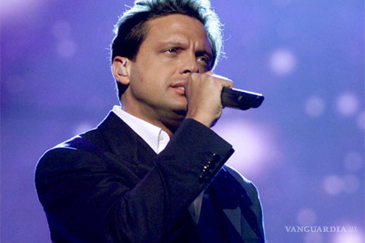 Luis Miguel festeja 30 años de carrera