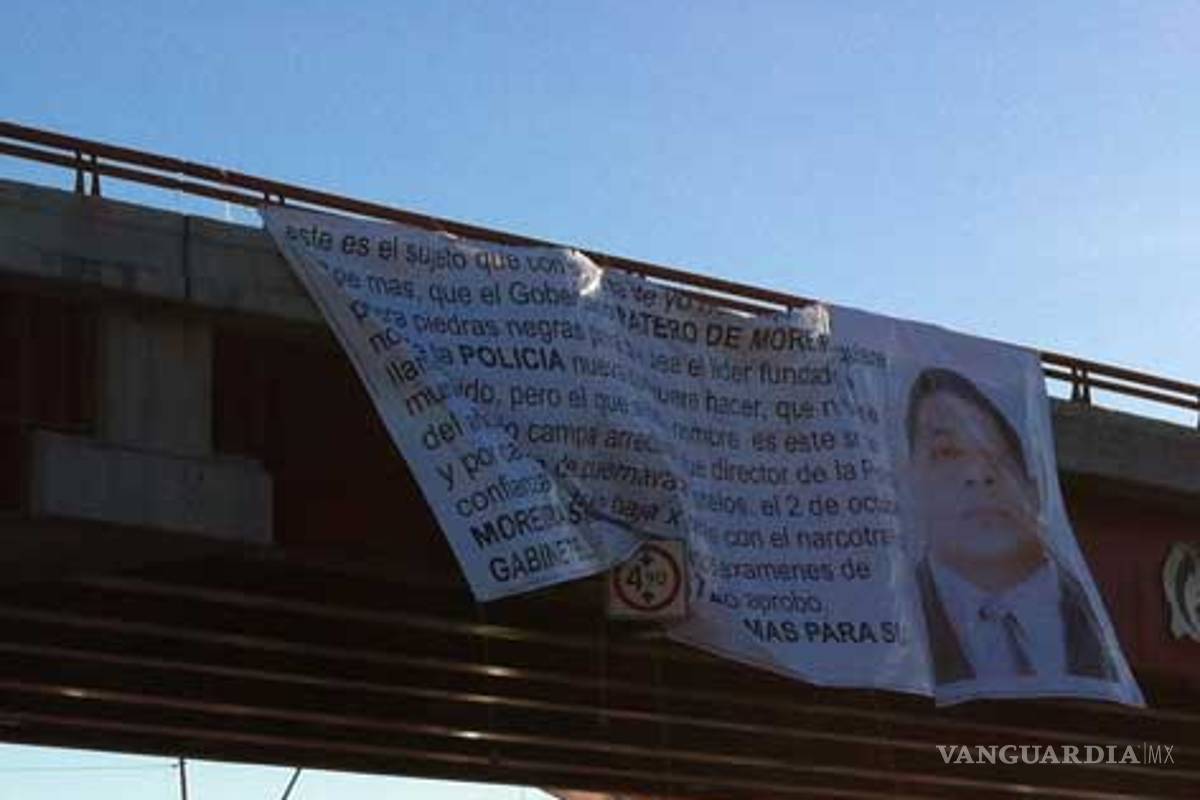 Dejan mantas en puentes de Acuña y Piedras Negras, Coahuila