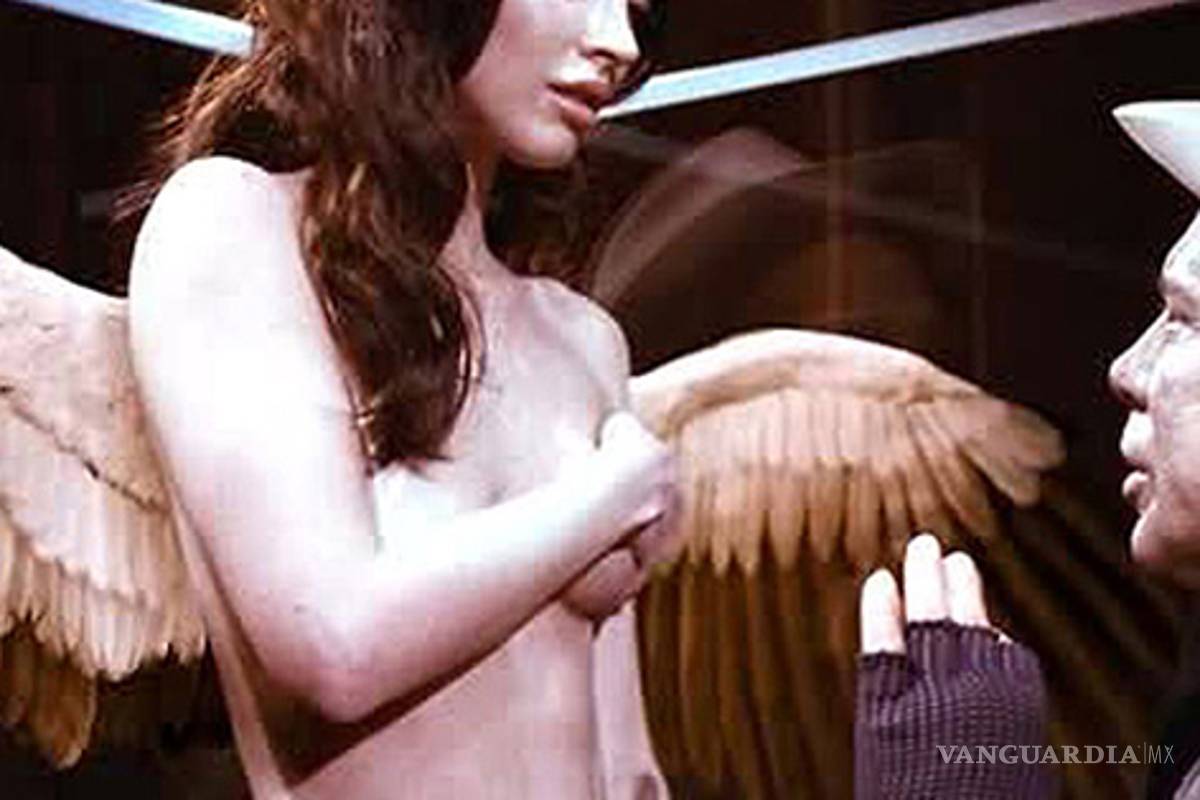 Candente ángel semidesnudo es Megan Fox (fotos)