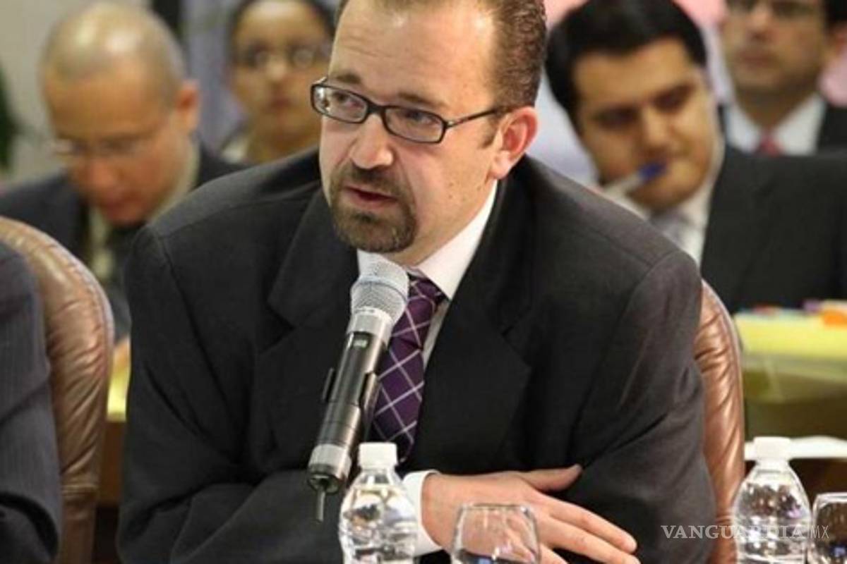 Citan a comparecer a Mony de Swaan