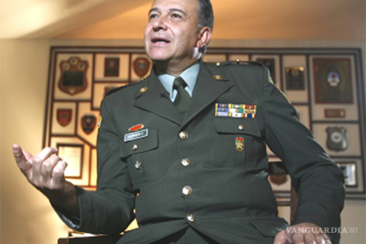Estela de muerte y corrupción deja en Colombia el general Naranjo