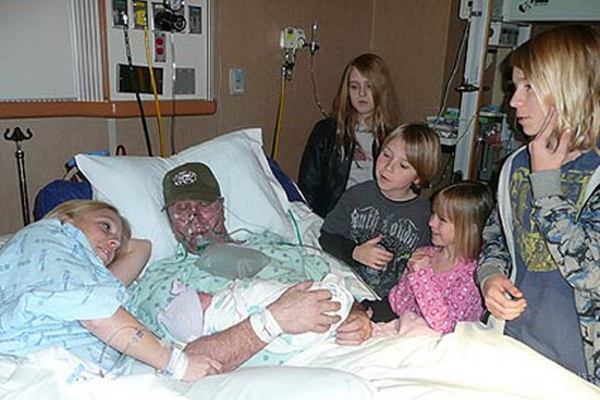 Adelantó el parto para que su esposo conociera a su hija antes de morir