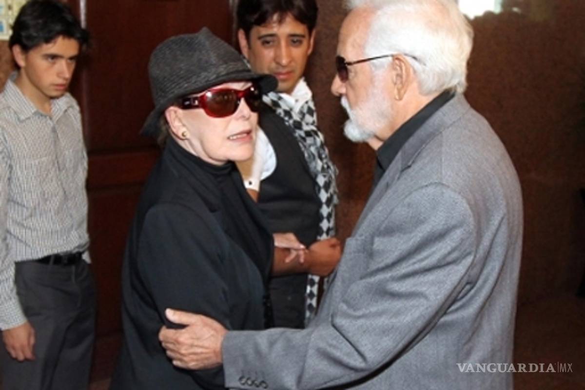 Despide comunidad artística a Julio Alemán