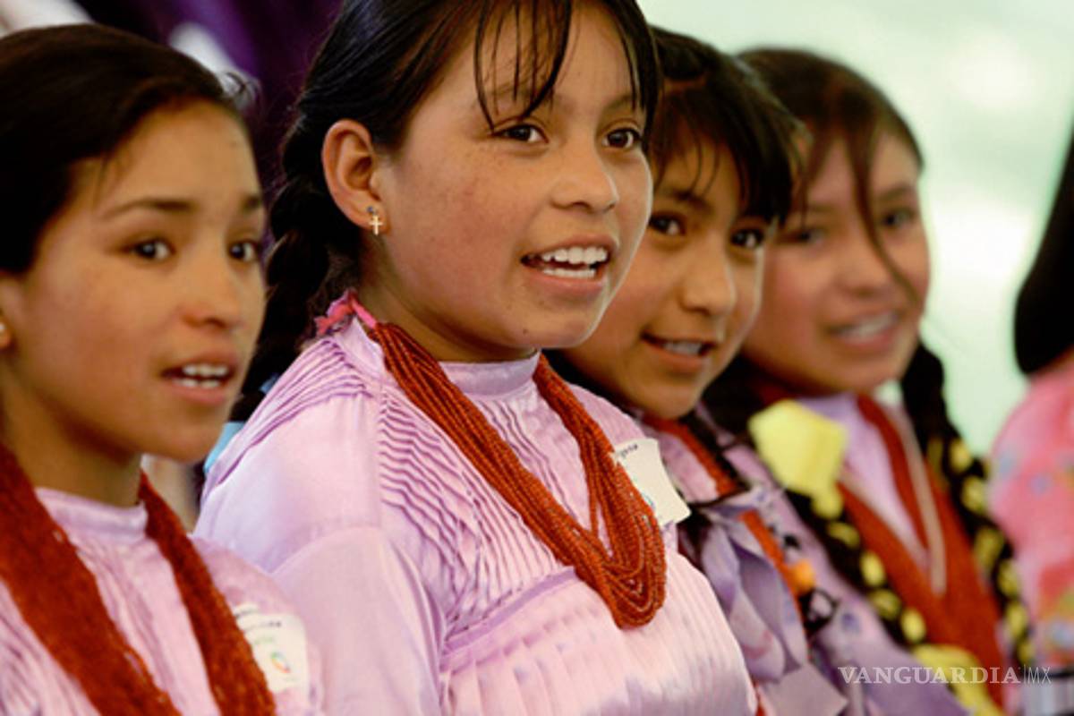 Indígenas deben crear medios de información