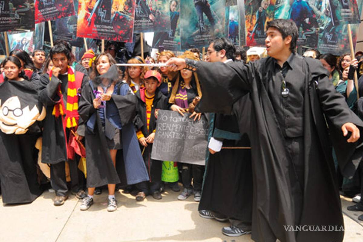 Fanáticos de Harry Potter marchan en el DF