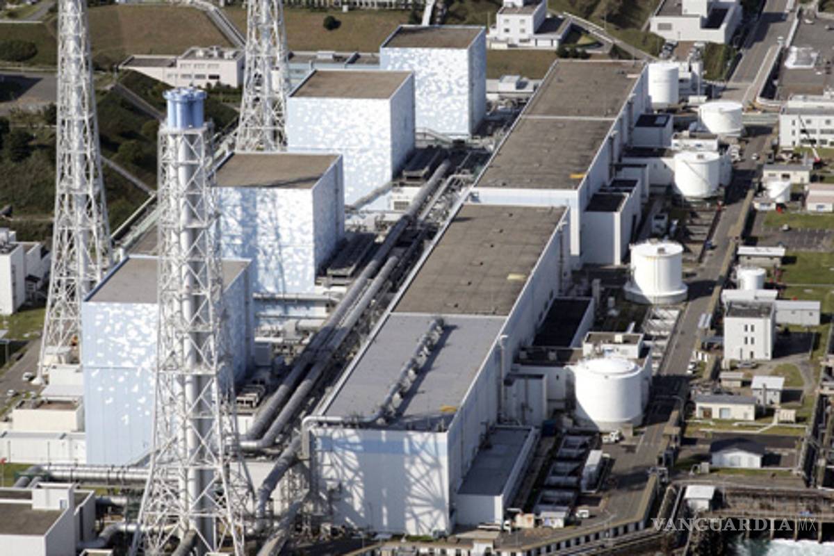Japón logra disipar la nube de humo del reactor 3 de Fukushima