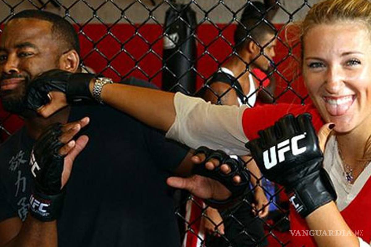 Azarenka cambió la raqueta por los guantes