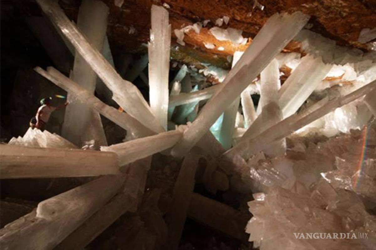Cristales gigantes de hasta un millón de años de antigüedad