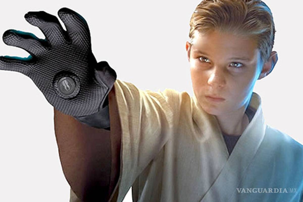 Crean guante para mover objetos sin tocarlos