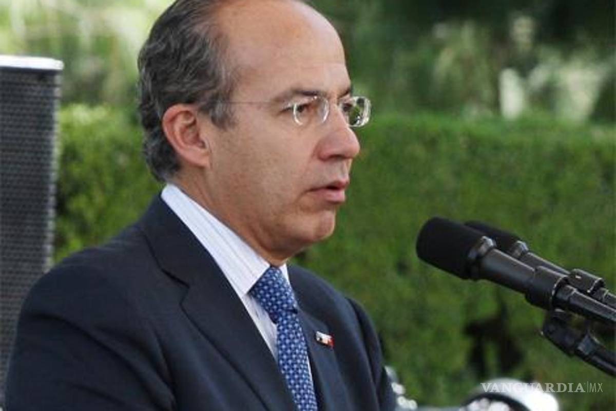 Salimos avante &quot;gracias a Dios&quot;, dice Calderón en Oaxaca