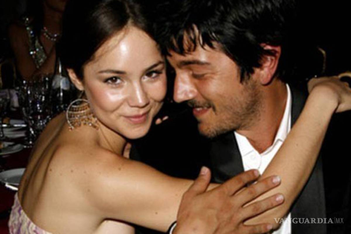 Nace bebé de Diego Luna y Camila Sodi