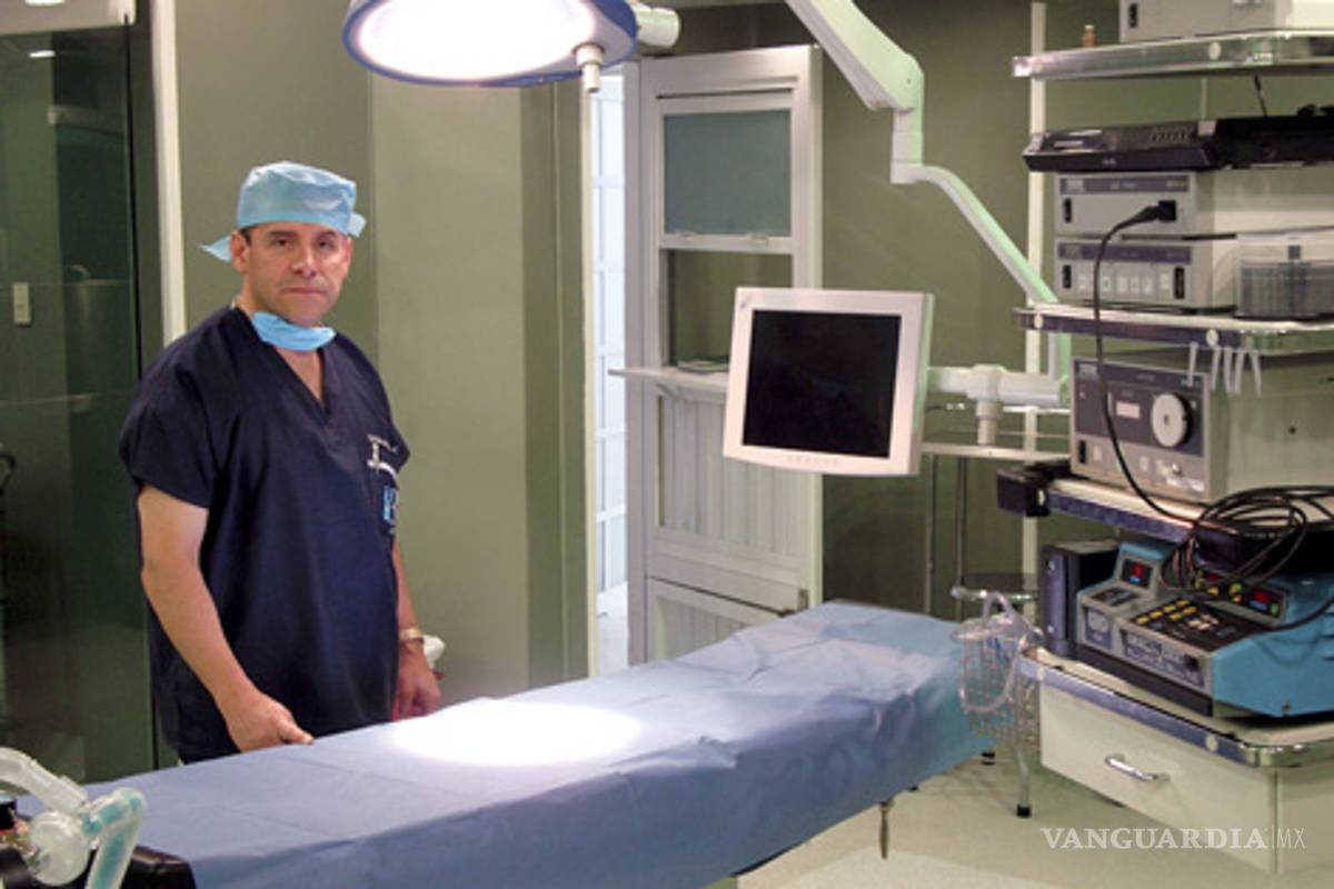 El doctor Sánchez Moreno, un pionero mexicano de la laparoscopía