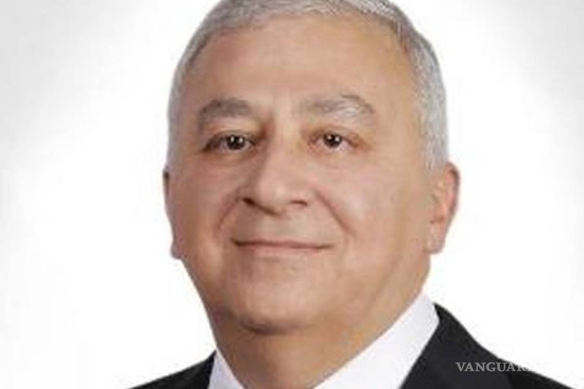 Chuayfett da a conocer nombres del equipo de la SEP