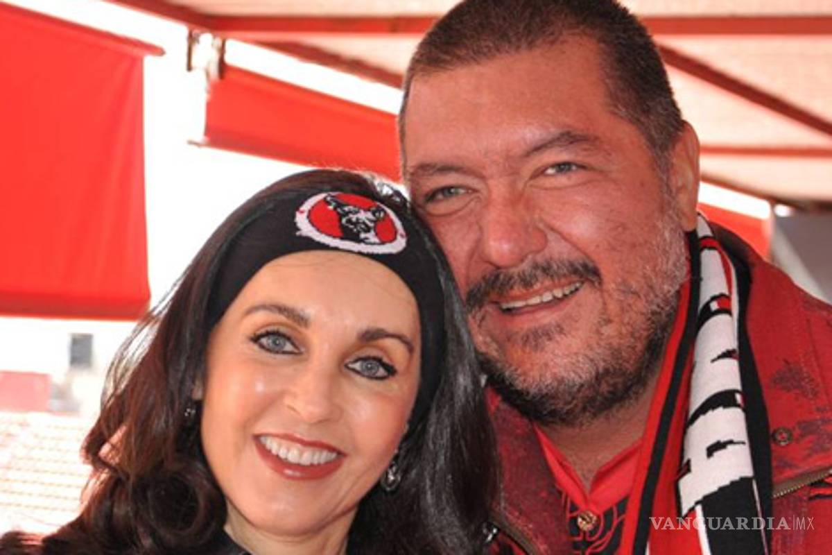 Esposa de Hank Rhon llega a declarar en juzgado