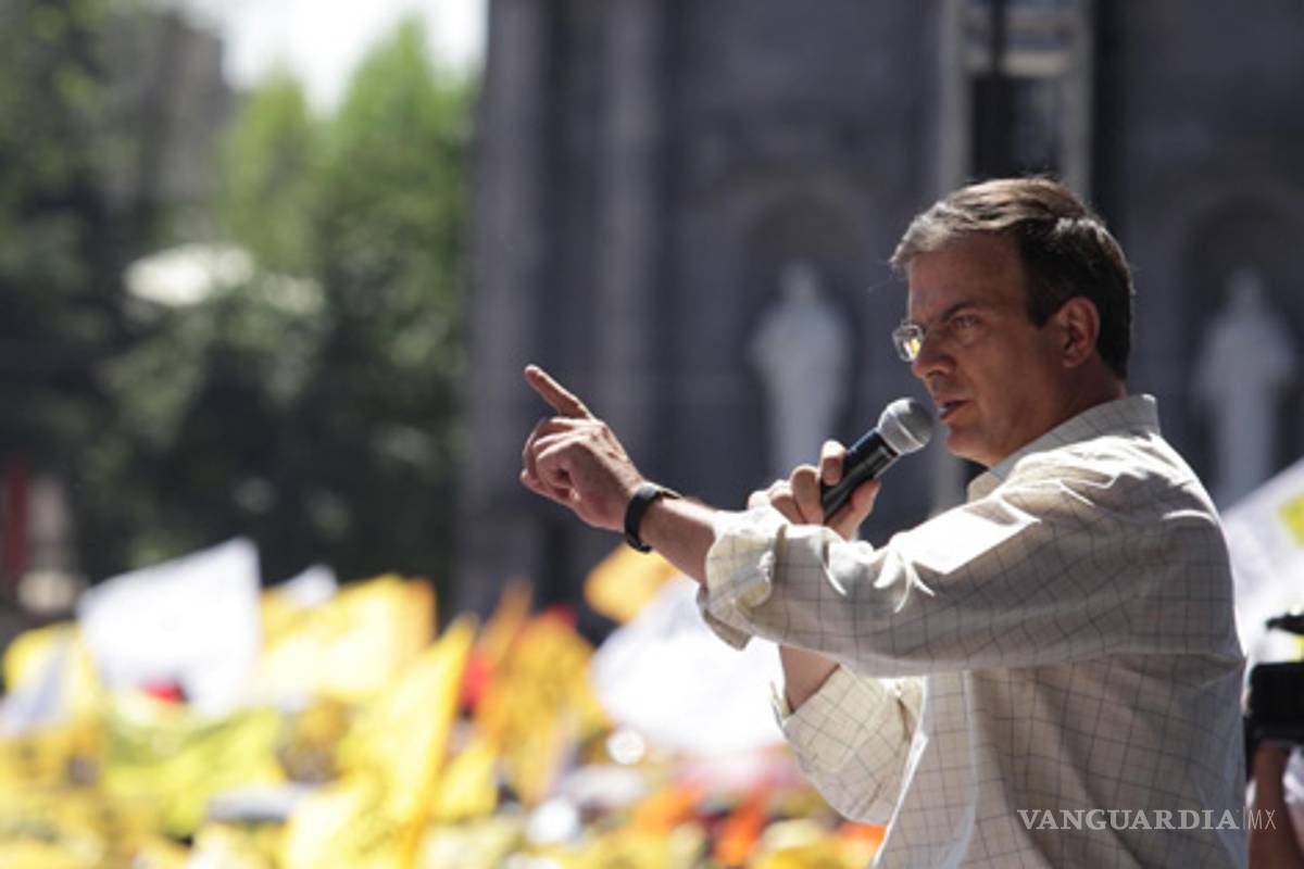 'No me den por muerto': Ebrard